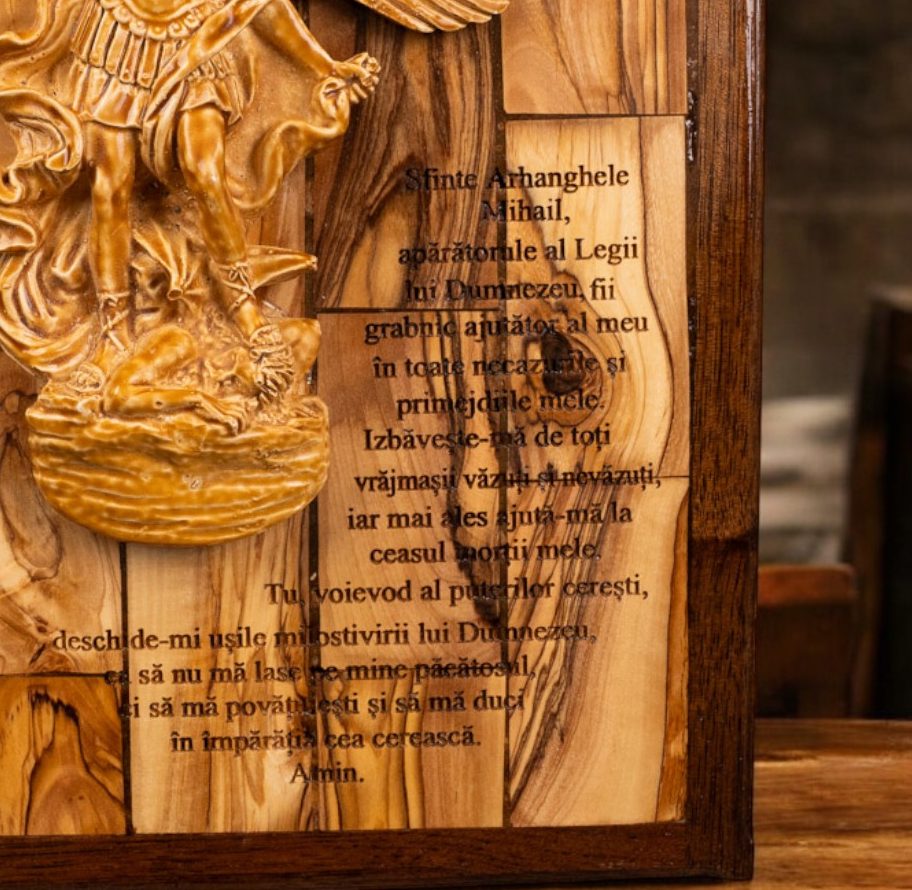 Icoană Sculptată Manual – Arhanghelul Mihail cu Rugăciunea de Ocrotire image 4